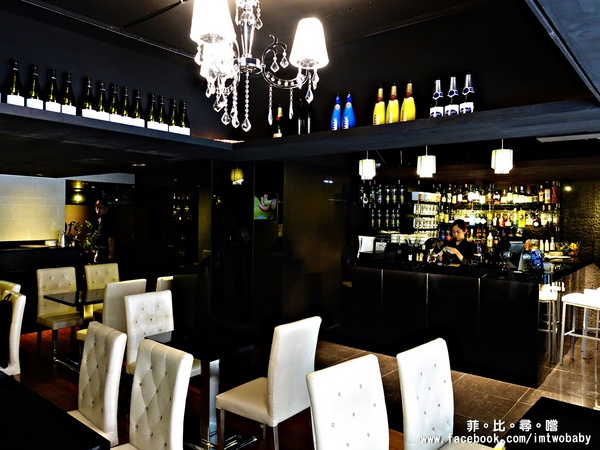 Fa cafe 天母店：【天母美食】Fa cafe咖啡廳 隱身在天母街角的餐酒館 會噴火的咖啡及特製調酒 給您視覺味覺雙享受！近天母市集