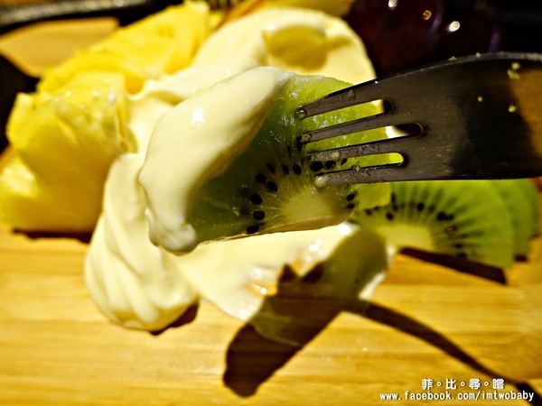 Fa cafe 天母店：【天母美食】Fa cafe咖啡廳 隱身在天母街角的餐酒館 會噴火的咖啡及特製調酒 給您視覺味覺雙享受！近天母市集