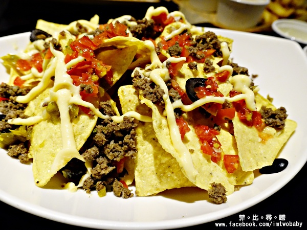 Fa cafe 天母店：【天母美食】Fa cafe咖啡廳 隱身在天母街角的餐酒館 會噴火的咖啡及特製調酒 給您視覺味覺雙享受！近天母市集