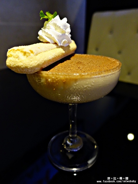 Fa cafe 天母店：【天母美食】Fa cafe咖啡廳 隱身在天母街角的餐酒館 會噴火的咖啡及特製調酒 給您視覺味覺雙享受！近天母市集