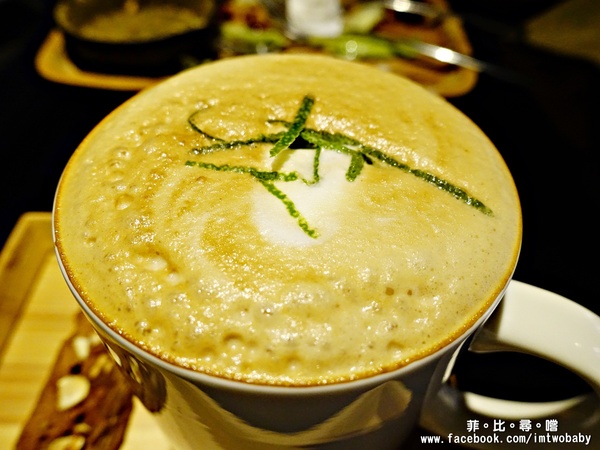 Fa cafe 天母店：【天母美食】Fa cafe咖啡廳 隱身在天母街角的餐酒館 會噴火的咖啡及特製調酒 給您視覺味覺雙享受！近天母市集