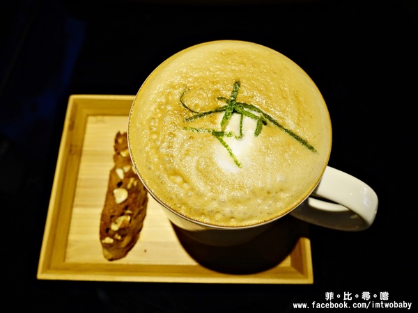 Fa cafe 天母店：【天母美食】Fa cafe咖啡廳 隱身在天母街角的餐酒館 會噴火的咖啡及特製調酒 給您視覺味覺雙享受！近天母市集