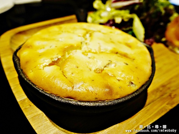 Fa cafe 天母店：【天母美食】Fa cafe咖啡廳 隱身在天母街角的餐酒館 會噴火的咖啡及特製調酒 給您視覺味覺雙享受！近天母市集