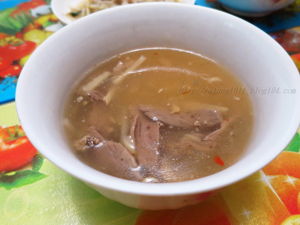 前金鴨肉羹老攤：50年的手藝     ..前金老牌鴨肉羹