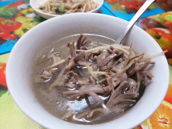 前金鴨肉羹老攤：50年的手藝     ..前金老牌鴨肉羹