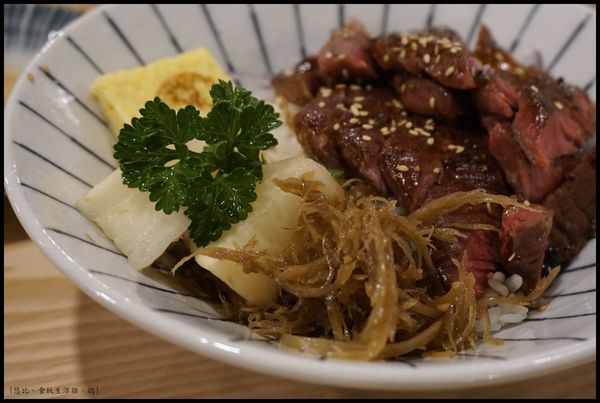 魚鮮會社 竹北-醬烤牛排丼-2.JPG