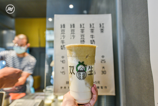 双生綠豆沙牛奶:台南中西區美食-台南近期最火紅的飲料,每日限量,想喝要趁早!