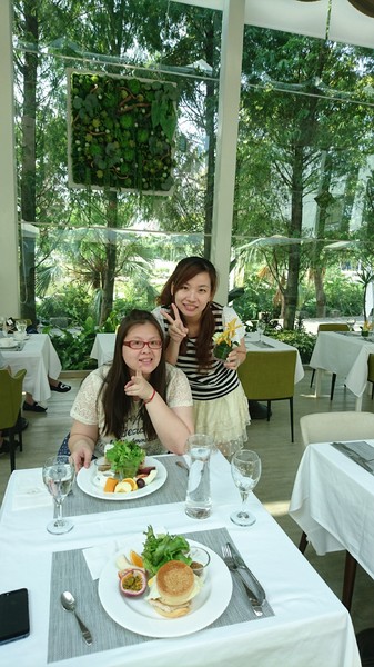 Maison de Verre 梅森維拉:高雄~Maison de Verre 梅森維拉玻璃屋餐廳~浪漫優雅的早午餐~情侶約會餐廳~特色餐廳~