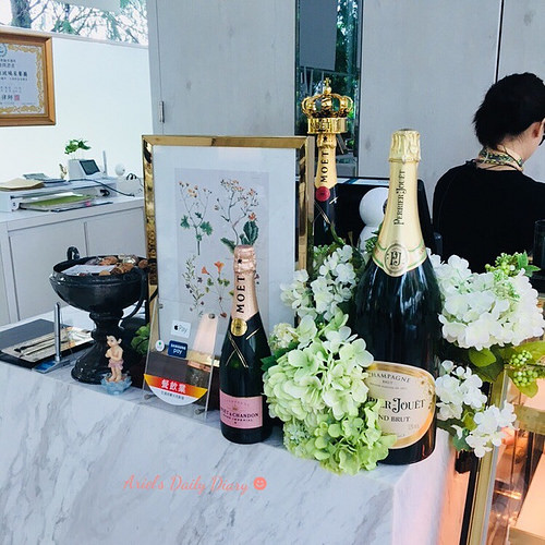 【高雄美食】隱身愛河畔的玻璃花屋 ❤ 梅拉維森Maison de Verre ❤ 浪漫佈置讓你享受法式優雅