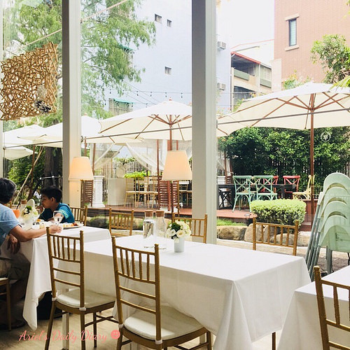 【高雄美食】隱身愛河畔的玻璃花屋 ❤ 梅拉維森Maison de Verre ❤ 浪漫佈置讓你享受法式優雅