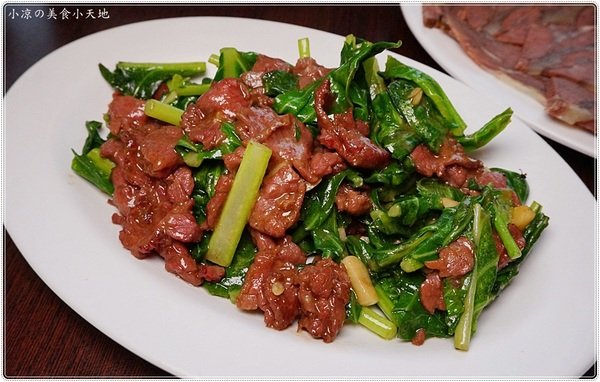 台南阿財牛肉湯(台中五權店)：台中西區』台南阿財牛肉湯║晚餐消夜新選擇，限量現宰牛肉直輸，清甜牛肉湯晚來就吃不到惹。。。