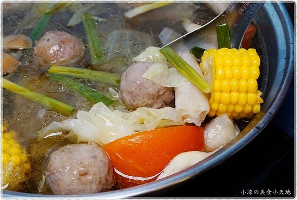 台南阿財牛肉湯(台中五權店)：台中西區』台南阿財牛肉湯║晚餐消夜新選擇，限量現宰牛肉直輸，清甜牛肉湯晚來就吃不到惹。。。