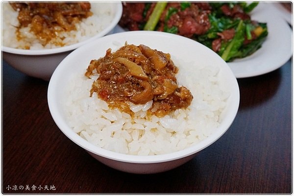 台南阿財牛肉湯(台中五權店)：台中西區』台南阿財牛肉湯║晚餐消夜新選擇，限量現宰牛肉直輸，清甜牛肉湯晚來就吃不到惹。。。