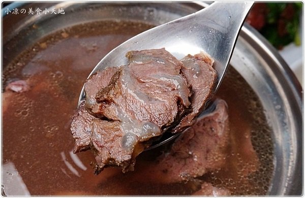 台南阿財牛肉湯(台中五權店)：台中西區』台南阿財牛肉湯║晚餐消夜新選擇，限量現宰牛肉直輸，清甜牛肉湯晚來就吃不到惹。。。