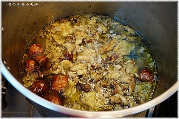 台南阿財牛肉湯(台中五權店)：台中西區』台南阿財牛肉湯║晚餐消夜新選擇，限量現宰牛肉直輸，清甜牛肉湯晚來就吃不到惹。。。