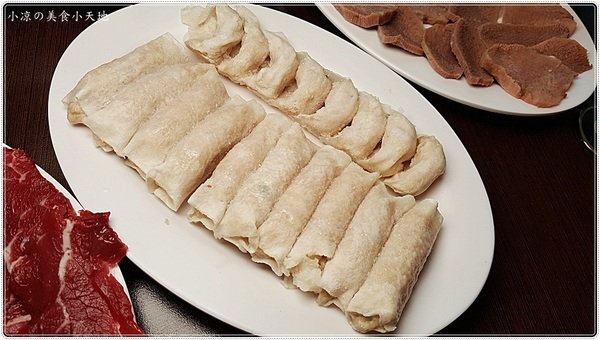 台南阿財牛肉湯(台中五權店)：台中西區』台南阿財牛肉湯║晚餐消夜新選擇，限量現宰牛肉直輸，清甜牛肉湯晚來就吃不到惹。。。