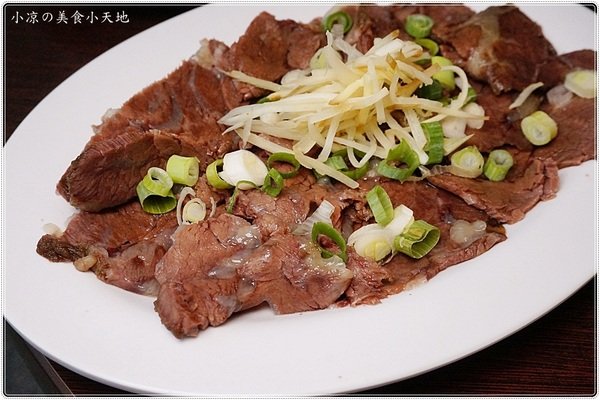 台南阿財牛肉湯(台中五權店)：台中西區』台南阿財牛肉湯║晚餐消夜新選擇，限量現宰牛肉直輸，清甜牛肉湯晚來就吃不到惹。。。