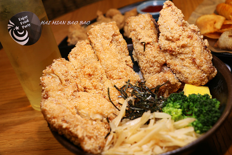 『炸去啃Chicken職人炸物(台北信義A11店)』信義新光三越美食/時尚鹽酥雞/巨無霸雞排丼飯/優惠套餐/菜單/全台分店資訊(捷運市政府站)