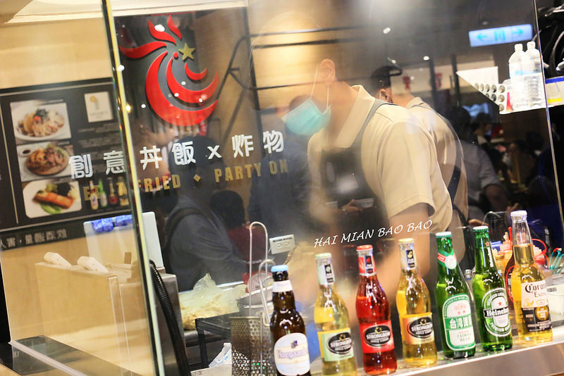 『炸去啃Chicken職人炸物(台北信義A11店)』信義新光三越美食/時尚鹽酥雞/巨無霸雞排丼飯/優惠套餐/菜單/全台分店資訊(捷運市政府站)