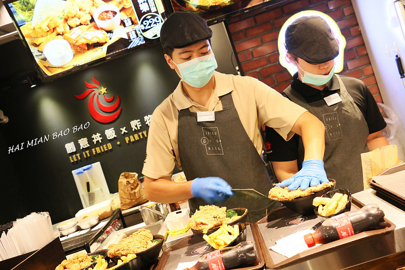 『炸去啃Chicken職人炸物(台北信義A11店)』信義新光三越美食/時尚鹽酥雞/巨無霸雞排丼飯/優惠套餐/菜單/全台分店資訊(捷運市政府站)