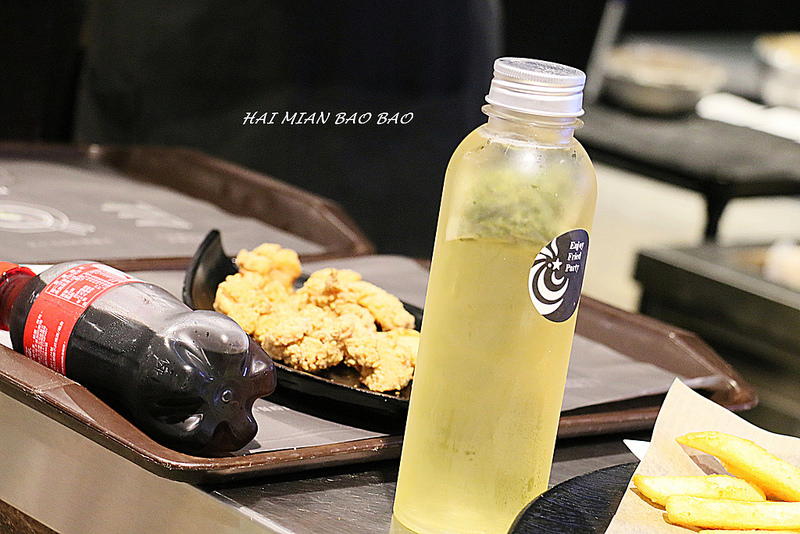 『炸去啃Chicken職人炸物(台北信義A11店)』信義新光三越美食/時尚鹽酥雞/巨無霸雞排丼飯/優惠套餐/菜單/全台分店資訊(捷運市政府站)