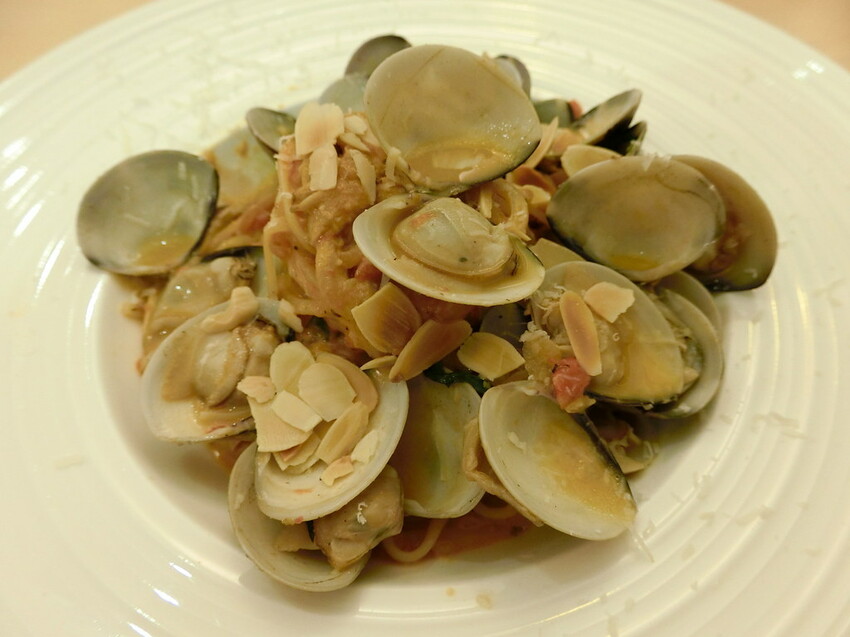 台中必吃雲朵舒芙蕾厚鬆餅！Tiffany藍餐廳野米樂，近科博館超方便。