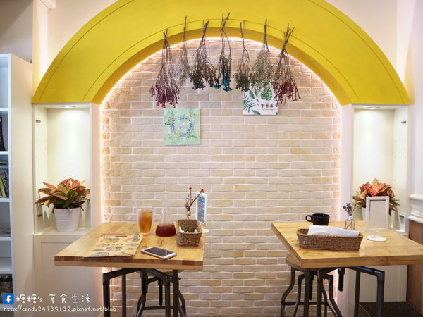 野米樂YummyLove box meal&restaurant：〖台中│美食〗野米樂YummyLove box meal&restaurant ❤ 鄰近科博館的小清新餐館，除了內用餐點外，平日還有提供外帶手作餐盒唷~