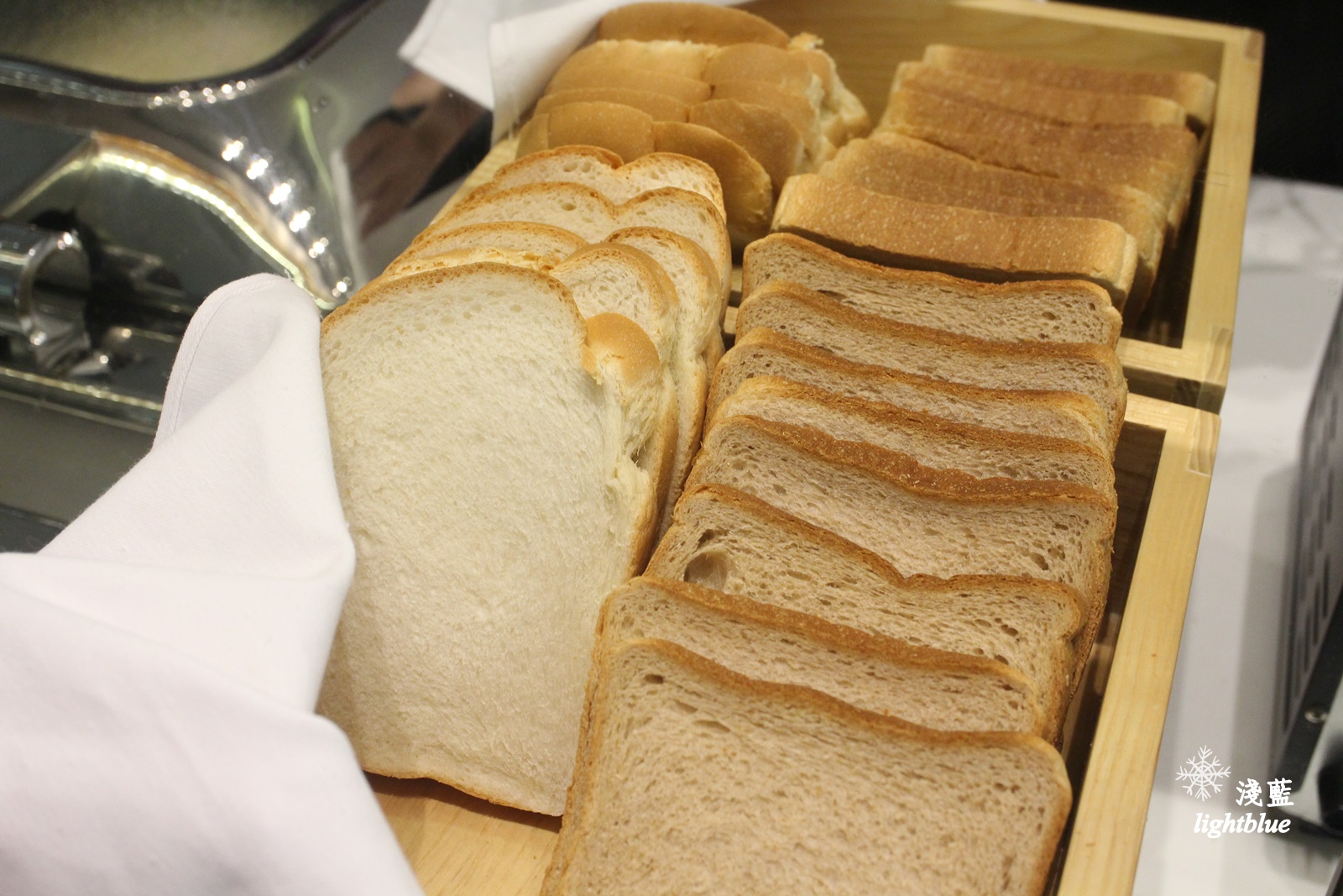 桃園住宿:淺藍 × 6星旅館~168inn集團7月新開幕桃園最大高級汽車旅館