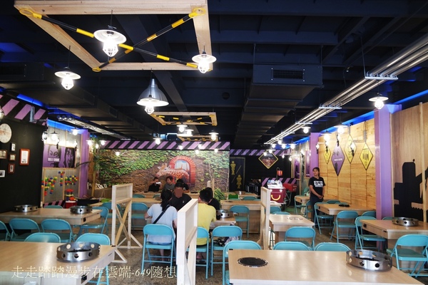 饕飽複合飲食館:宜蘭多國風味料理餐廳【饕飽複合飲食館】,近宜蘭火車站,東門夜市旁。套餐組合白飯/湯品無限續;打卡再送蝶豆花漸層氣泡飲。吃得巧也吃得飽CP值超高