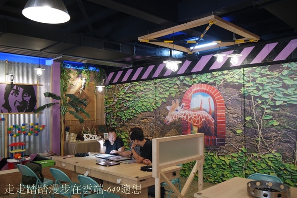 饕飽複合飲食館:宜蘭多國風味料理餐廳【饕飽複合飲食館】,近宜蘭火車站,東門夜市旁。套餐組合白飯/湯品無限續;打卡再送蝶豆花漸層氣泡飲。吃得巧也吃得飽CP值超高