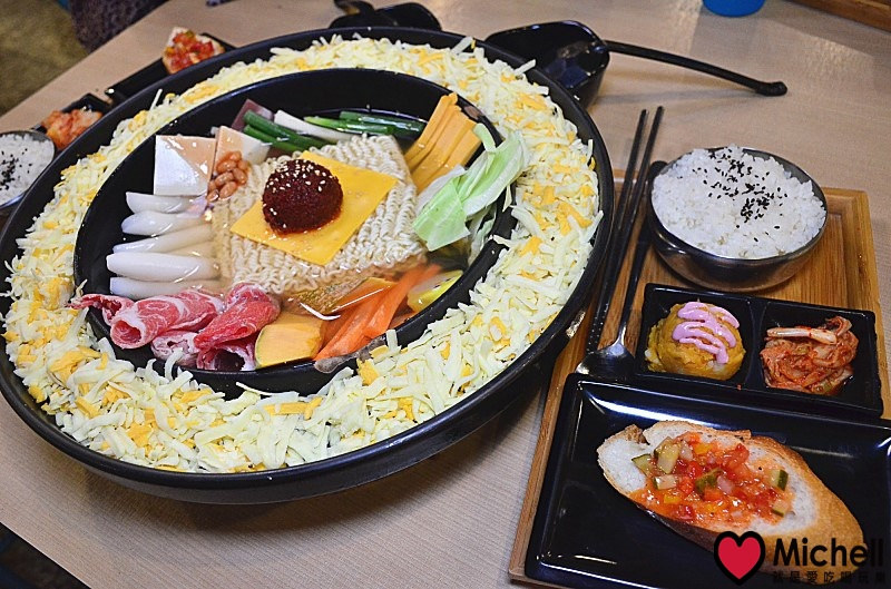 饕飽複合飲食館