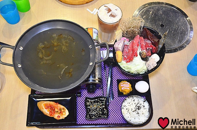 饕飽複合飲食館