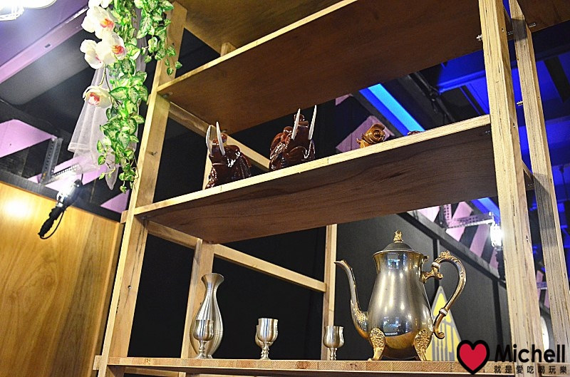 饕飽複合飲食館