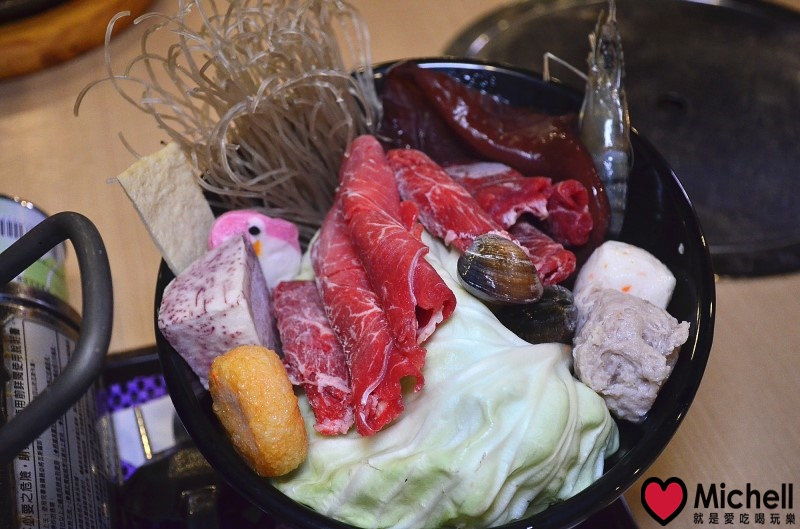 饕飽複合飲食館