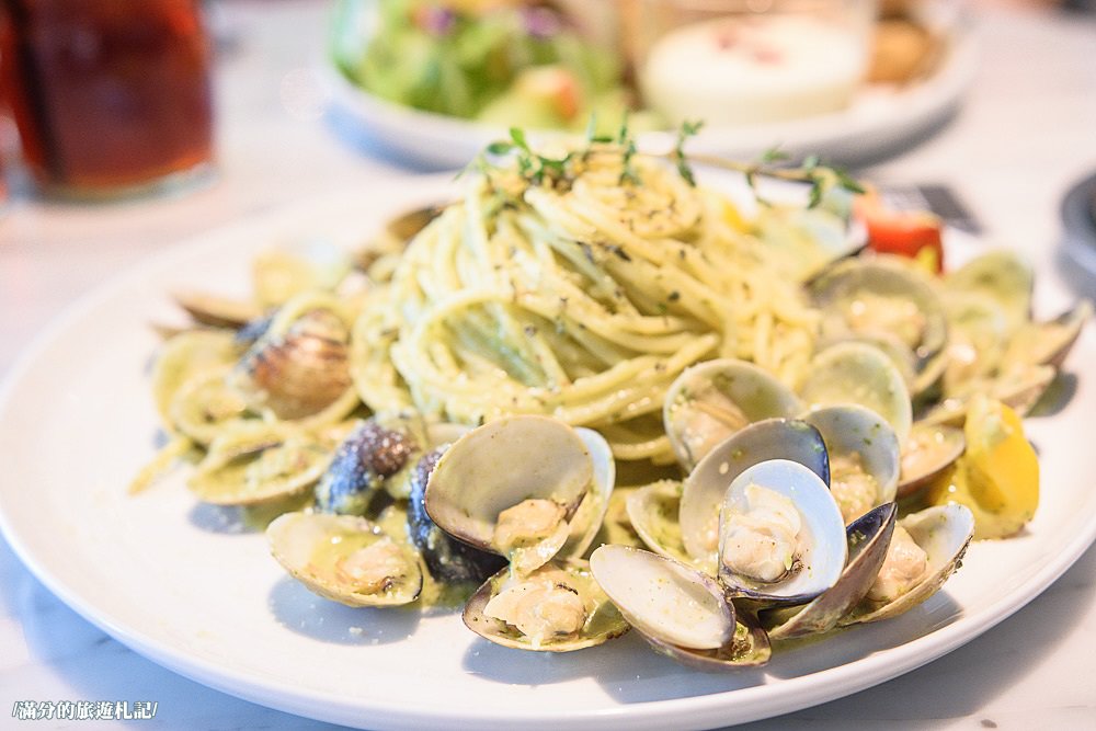 台中北區美食》台中新餐廳 JAI 宅 叢林風異國料理 來宅餐廳當貨車show girl - 滿分的旅遊札記