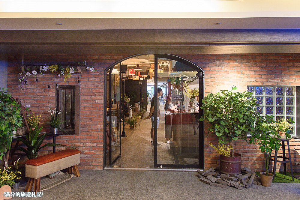 台中北區美食》台中新餐廳 JAI 宅 叢林風異國料理 來宅餐廳當貨車show girl - 滿分的旅遊札記