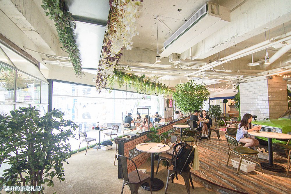 台中北區美食》台中新餐廳 JAI 宅 叢林風異國料理 來宅餐廳當貨車show girl - 滿分的旅遊札記