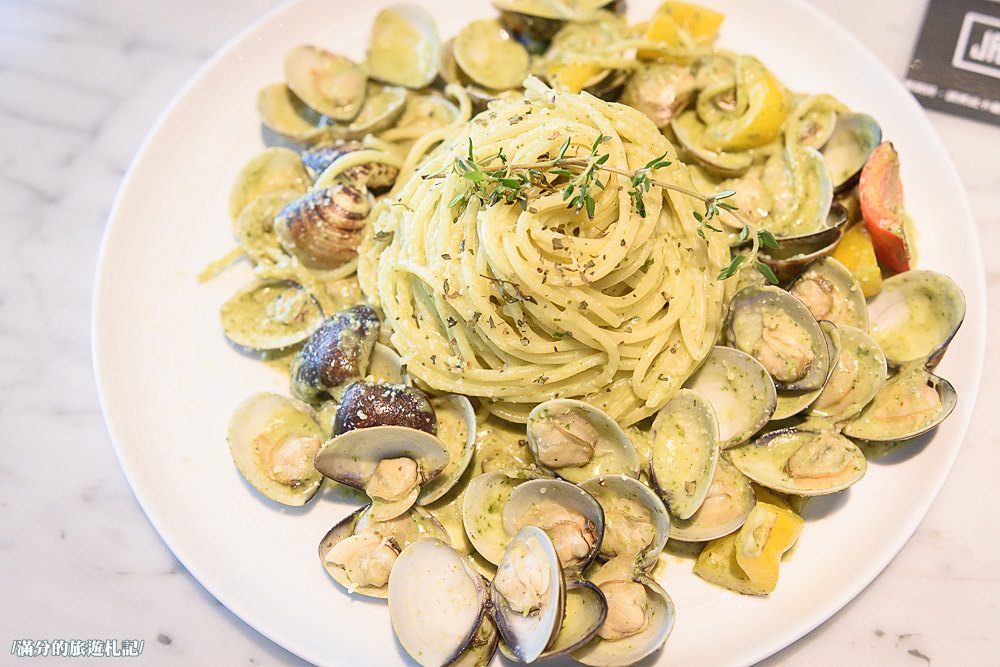 台中北區美食》台中新餐廳 JAI 宅 叢林風異國料理 來宅餐廳當貨車show girl - 滿分的旅遊札記