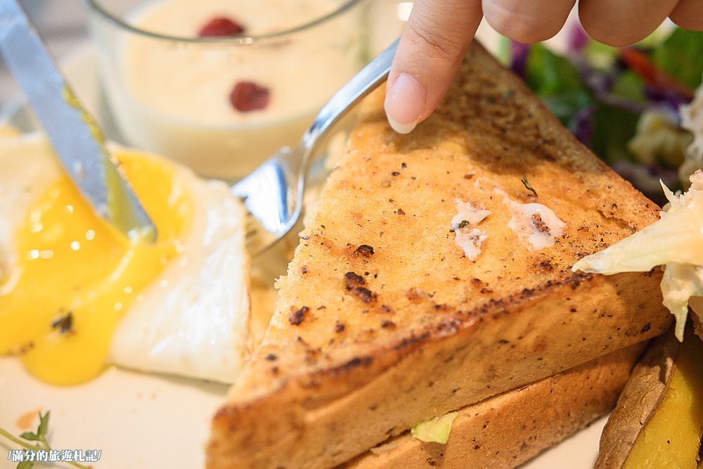 台中北區美食》台中新餐廳 JAI 宅 叢林風異國料理 來宅餐廳當貨車show girl - 滿分的旅遊札記