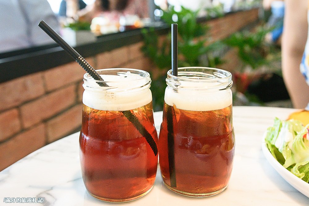 台中北區美食》台中新餐廳 JAI 宅 叢林風異國料理 來宅餐廳當貨車show girl - 滿分的旅遊札記