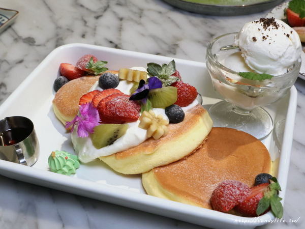 JAI 宅:台中美食│JAI 宅〃台中網美必打卡餐廳,餐點品項多樣化,還有新品甜點等你來品嘗~