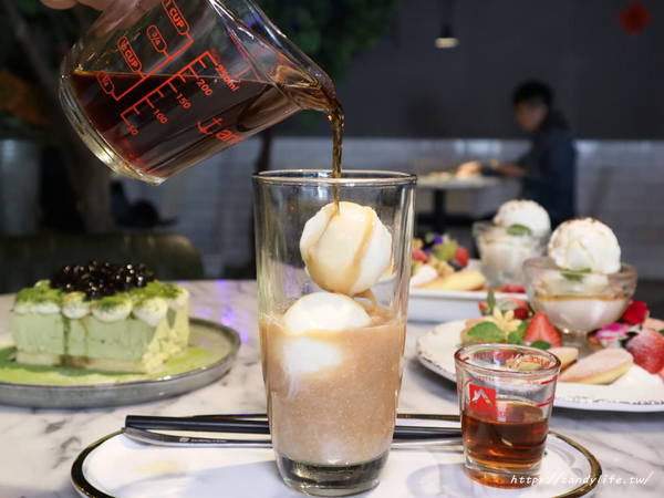 JAI 宅:台中美食│JAI 宅〃台中網美必打卡餐廳,餐點品項多樣化,還有新品甜點等你來品嘗~