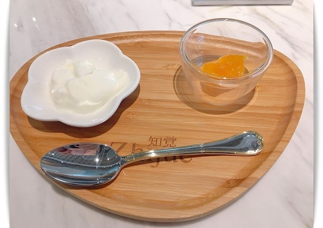 網美必去「知覺優格」原味就很好吃 ♡