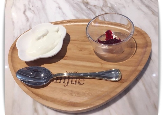 網美必去「知覺優格」原味就很好吃 ♡