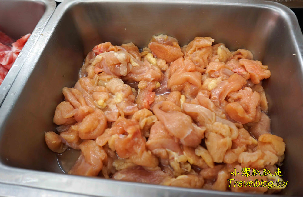 台中美食|奶奶的湯異國風味麻辣燙，豐原黃昏市場旁暗藏平價美食!豐富食材.蔬菜多樣!家庭親子聚餐的好去處!還有宵夜場!