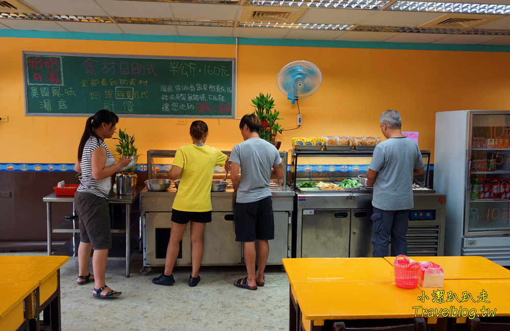 台中美食|奶奶的湯異國風味麻辣燙，豐原黃昏市場旁暗藏平價美食!豐富食材.蔬菜多樣!家庭親子聚餐的好去處!還有宵夜場!