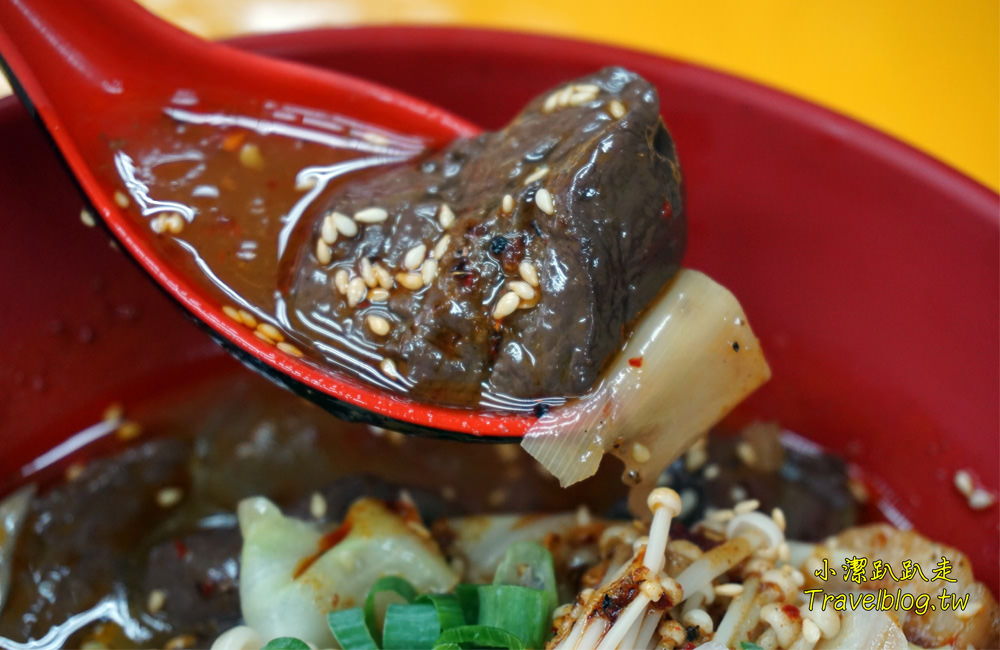 台中美食|奶奶的湯異國風味麻辣燙，豐原黃昏市場旁暗藏平價美食!豐富食材.蔬菜多樣!家庭親子聚餐的好去處!還有宵夜場!