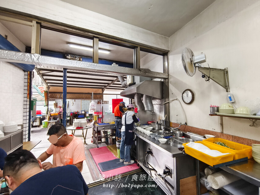 高雄。岡山》簡單質樸又絕妙的煎炒蛋麵