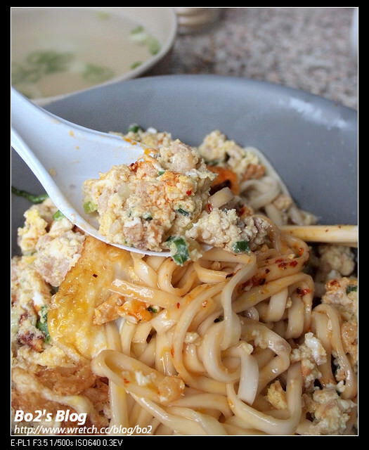 高雄。岡山》簡單質樸又絕妙的煎炒蛋麵