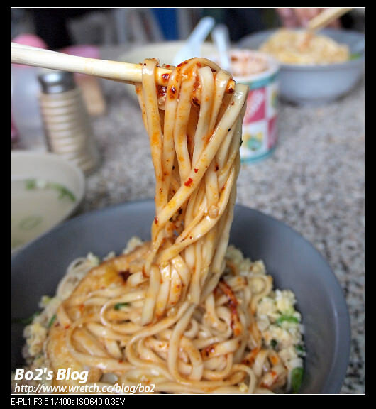 高雄。岡山》簡單質樸又絕妙的煎炒蛋麵